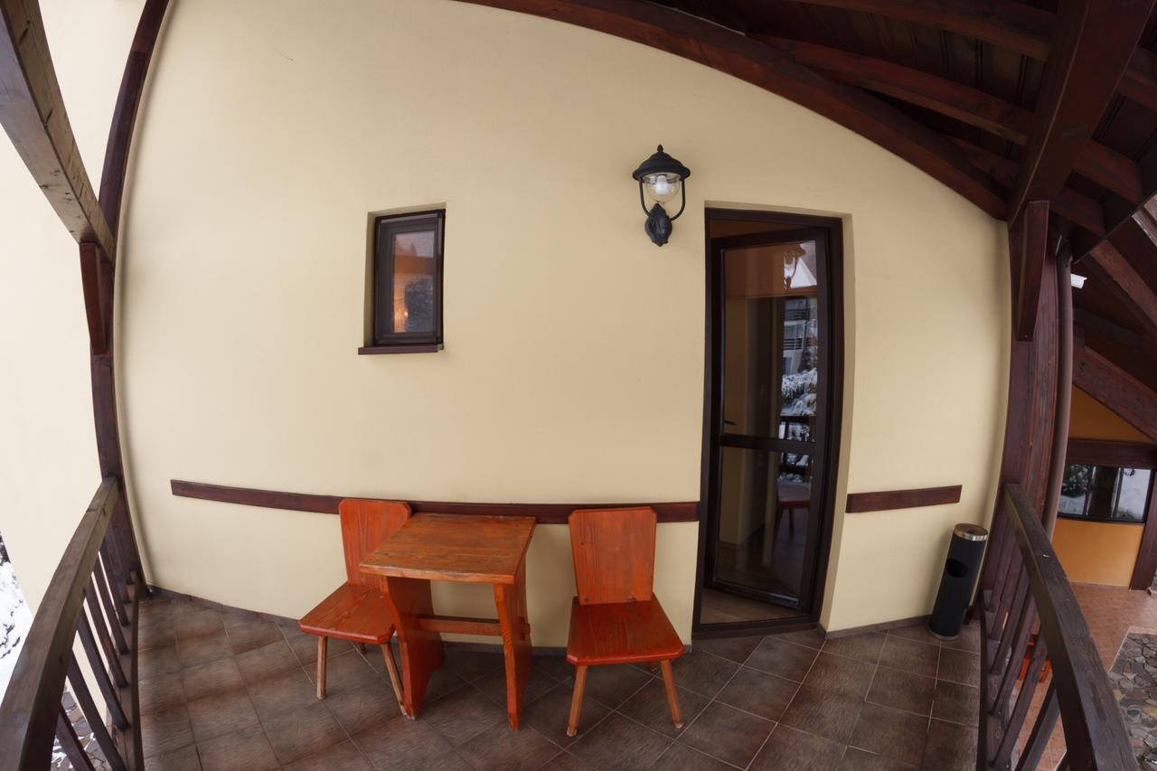 Pensiunea Adoro Moieciu de Jos Exterior foto